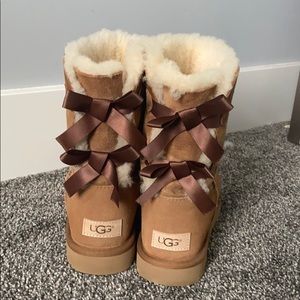 UGGS bailey bow